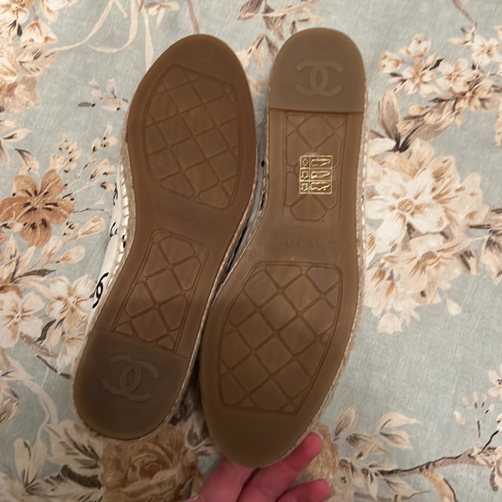 Authentic Chanel leather espadrilles - Picture 2 of 8